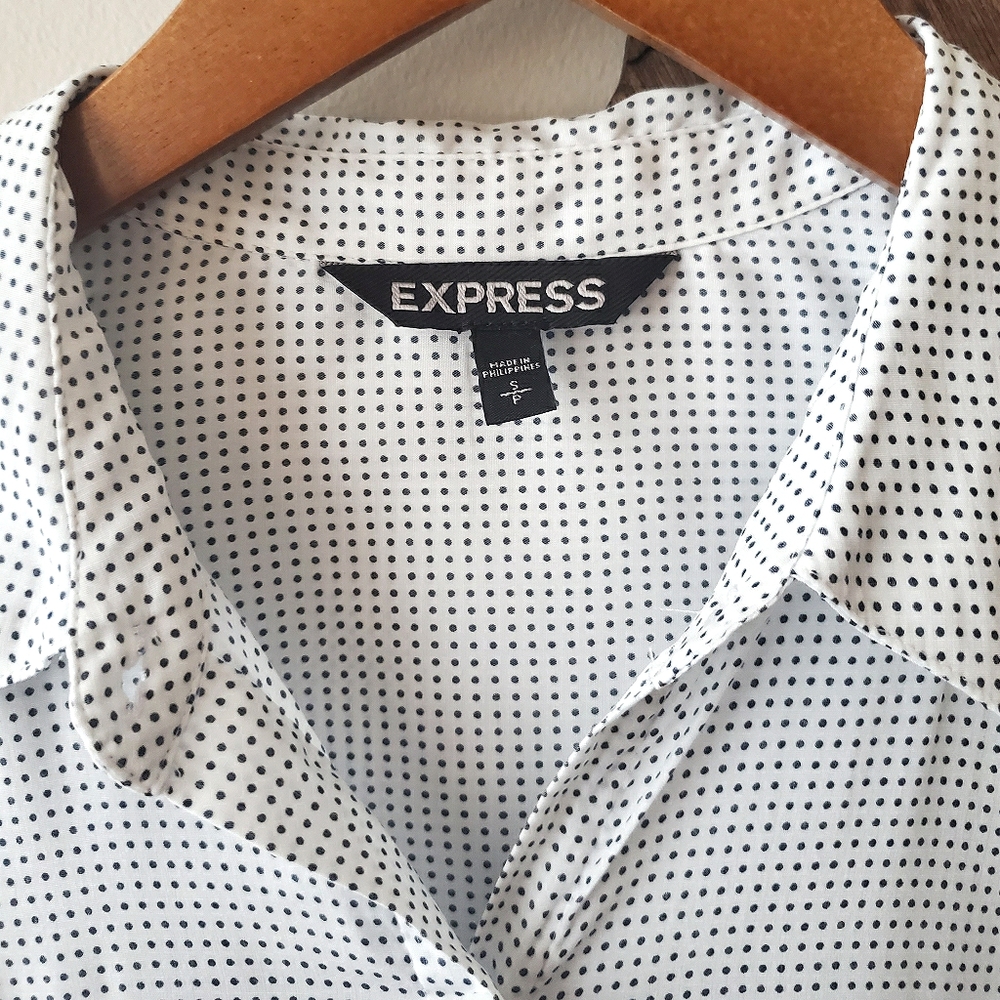 EXPRESS Mini-Dot Portofino Button Down Top - Picture 7 of 9